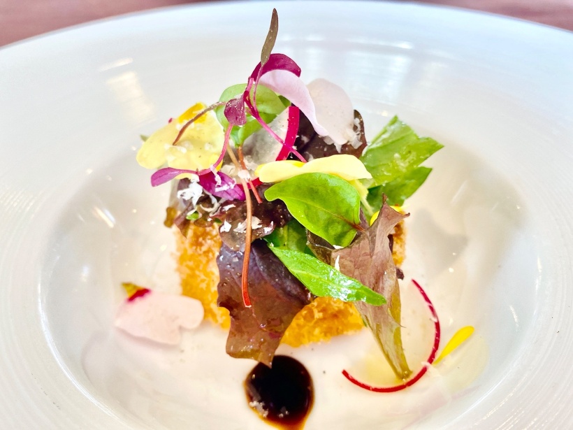 今月のシェフの一品：ズワイ蟹とトリュフのクリームコロッケ